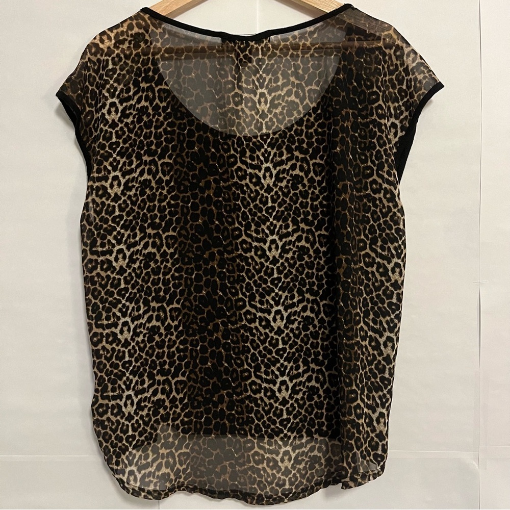 FOREVER 21 Women’s Blouse with Black Front and Leopard Print Sheer Back - Picture 4 of 4